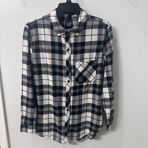 GAP Women's Flannel Button Up/Down Top Black & White Plaid Long Sleeve Size M